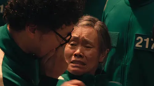 assets/jang-geum-ja-yelling-at-her-son-in-front-of-everyone-at-the-games-in-squid-game-season-2.jpeg