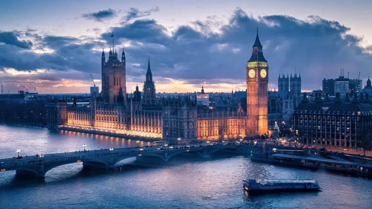 London-e1657024300150
