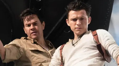 assets/mark-wahlberg-and-tom-holland-in-uncharted.jpeg