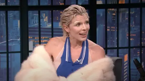 assets/julia-fox-on-late-night-with-seth-meyers.jpeg