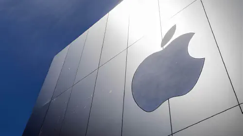 assets/Apple-CFO-1456x1090.jpg