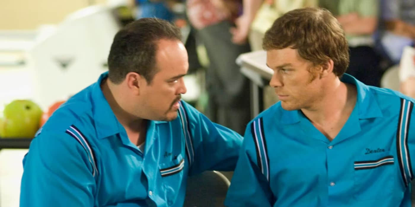 dexter-morgan-and-angel-batista-talking-at-the-bowling-alley-in-dexter-season-2