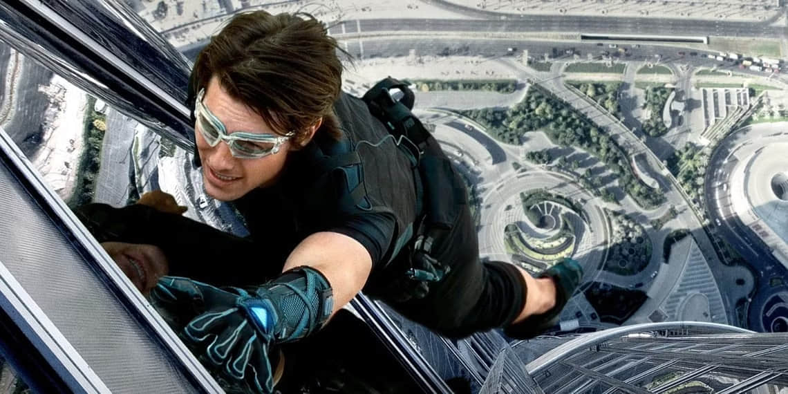 mission-impossible-ghost-protocol-tom-cruise-climbing-the-world-s-tallest-building