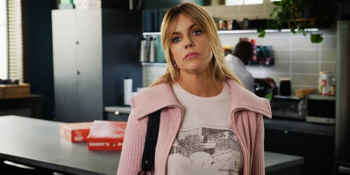 kaitlin-oslon-in-high-potential-season-1-episode-7-looking-bored-1