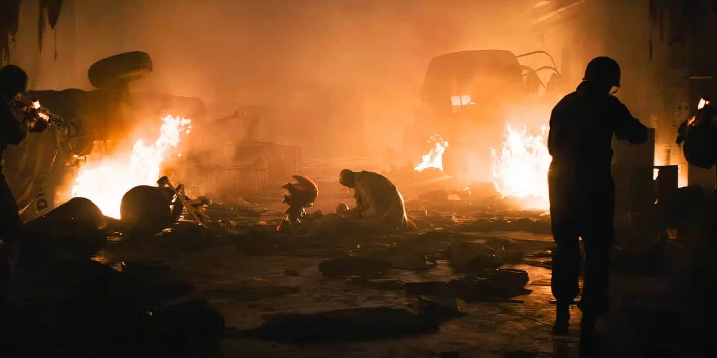 gerald-robotnik-jim-carrey-and-shadow-kneel-in-the-wreckage-in-sonic-the-hedgehog-3