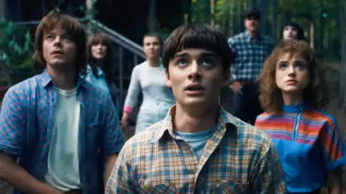 assets/stranger-things-cast-in-final-scene.jpeg