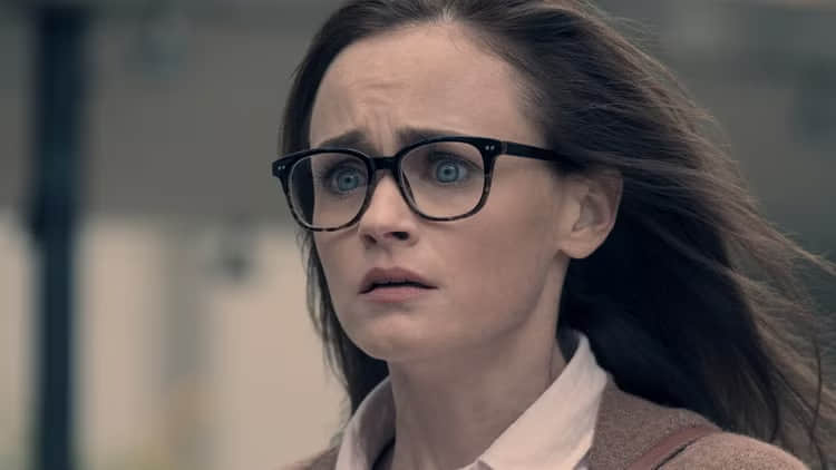 handmaids-tale-emily-glasses