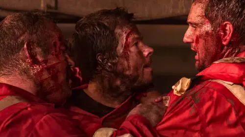 assets/mark-wahlberg-covered-in-dirty-oil-in-deepwater-horizon-1.jpeg