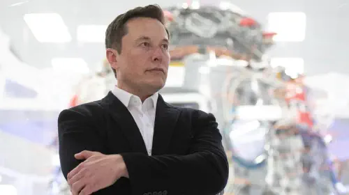 assets/elon-musk-20250218-328841-header.jpeg