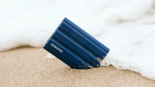 assets/Samsung-SSD-buried-in-the-sand-on-a-beach.jpeg