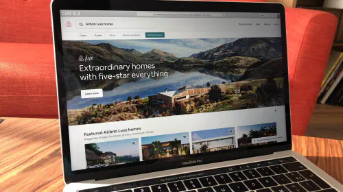 assets/Airbnb-Luxe-1.jpeg