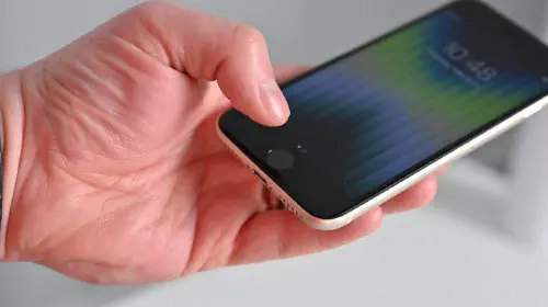 assets/62683-130077-47545-92855-iPhone-SE-Home-Button-with-Touch-ID-xl-xl.jpeg