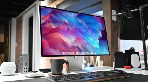 assets/62647-129974-53081-106300-49733-97445-Studio-Display-setup-xl-xl-xl.jpeg