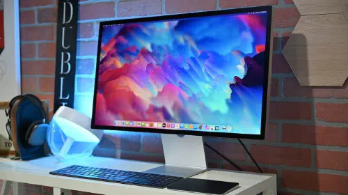 assets/62624-129907-56538-114885-56088-113850-Apple-Studio-Display-xl-xl-xl.jpeg