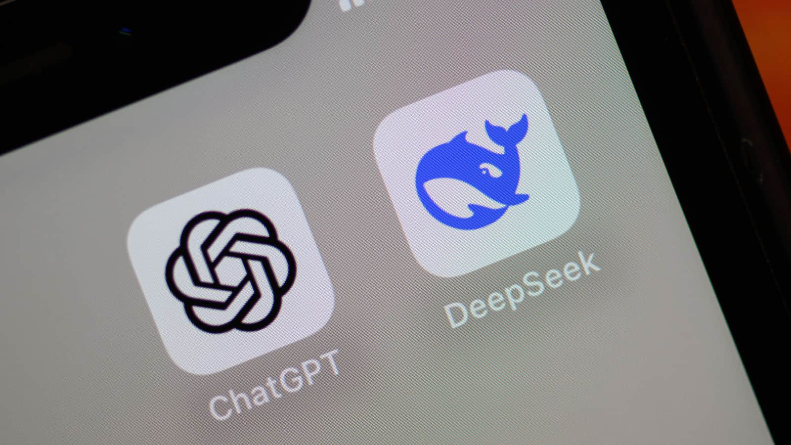 DeepSeek-and-Apple-Intelligence
