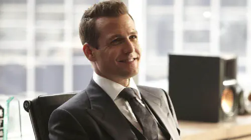 assets/gabriel-macht-as-harvey-specter-in-suits-season-3.jpeg