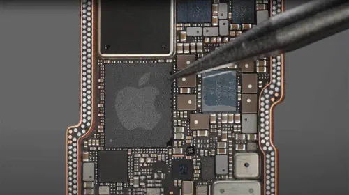 assets/Apple-Modem-e1739788688153.jpeg