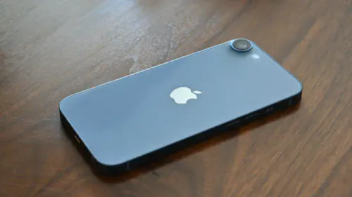 assets/62553-129692-iPhone-SE-4-camera-xl.jpeg