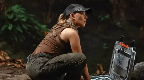 assets/scarlet-johansson-in-jurassic-world-rebirth.jpeg