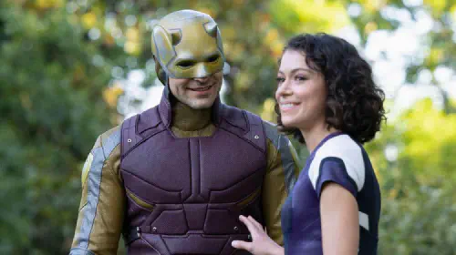 assets/charlie-cox-as-daredevil-and-tatiana-maslany-in-she-hulk.jpeg