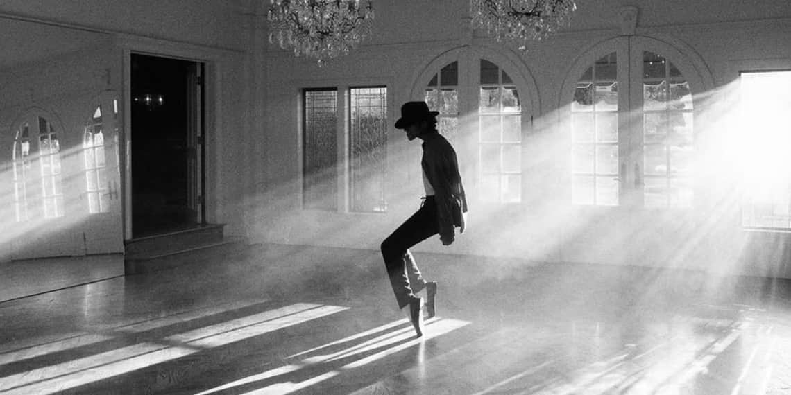 jaafar-jackson-as-michael-jackson-on-his-toes-in-the-upcoming-biopic-michael