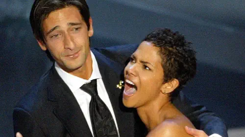 assets/adrien-brody-and-halle-berry-at-the-oscars-in-2003.jpeg