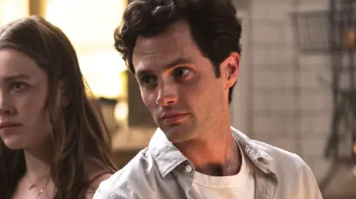 assets/penn-badgley-and-victoria-pedretti-in-you-2.jpeg