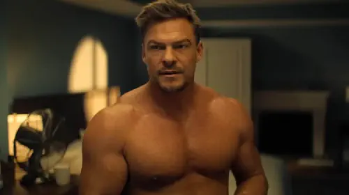 assets/alan-ritchson-looking-ripped-in-reacher-season-3.jpeg