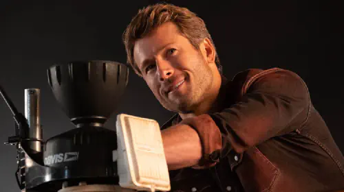 assets/glen-powell-in-twisters.jpeg