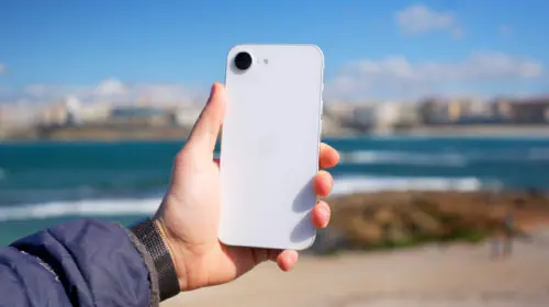 assets/62770-130322-000-lead-iPhone-16e-3-xl.jpeg