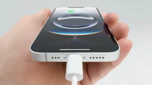 assets/62696-130125-000-lede-iPhone-16e-USB-C-xl.jpeg