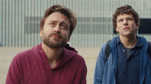 assets/kieran-culkin-and-jesse-eisenberg-in-a-real-pain.jpeg