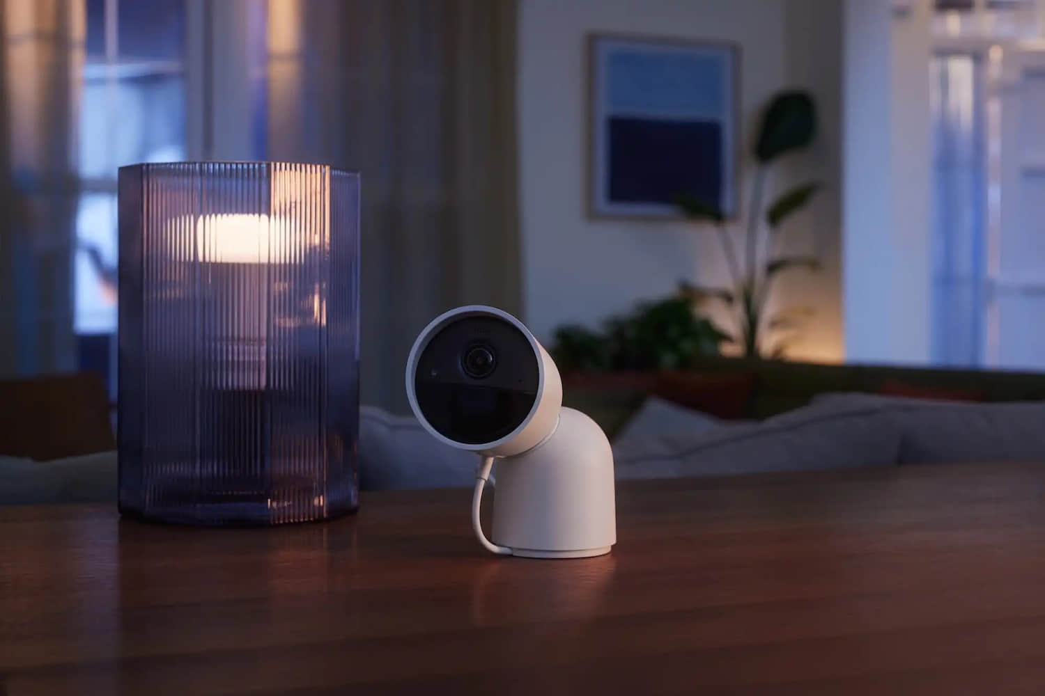 Philips-Hue-Secure-camera-Lifestyle