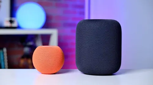 assets/63108-131110-HomePod-and-HomePod-mini-xl.jpeg