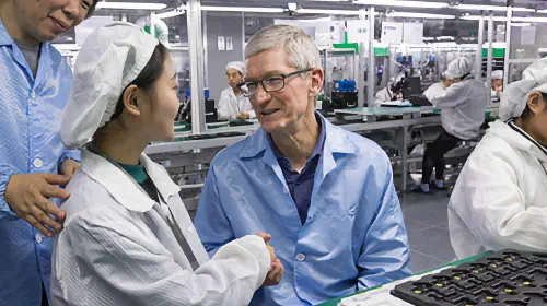 assets/63265-131449-52519-104895-000-lead-Tim-Cook-at-Luxshare-xl-xl.jpeg