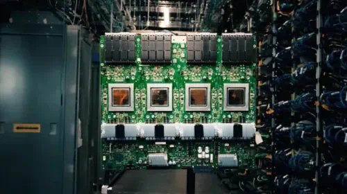assets/Google-TPU-v7-Ironwood-ai-chips-data-center-official-1024x576-1.jpeg