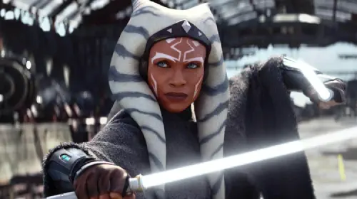 assets/rosario-dawson-wielding-lightsabers-in-ahsoka.jpeg