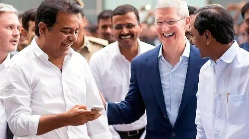 assets/63406-131761-50675-99851-46196-89931-000-lead-Tim-Cook-in-India-xl-xl-xl.jpeg
