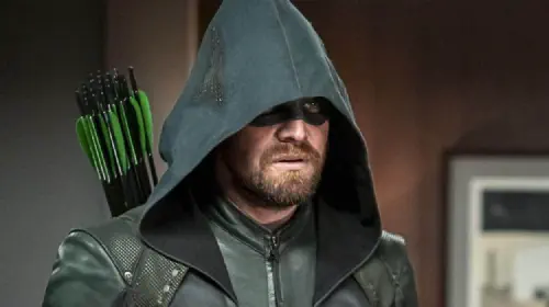 assets/stephen-amell-as-oliver-queen-in-arrow-season-8.jpeg