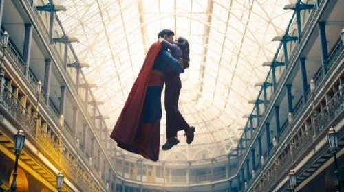 assets/david-corenswet-as-superman-flying-with-lois-lane.jpeg