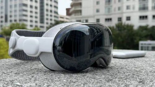 assets/63286-131497-000-lede-Apple-Vision-Pro-xl.jpeg