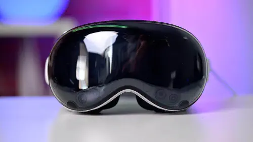 assets/63421-131789-62974-130737-vision-pro-head-on---AI-xl-xl.jpeg
