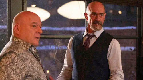 assets/chris-meloni-dean-norris-zz-240409-01-80e825.jpeg