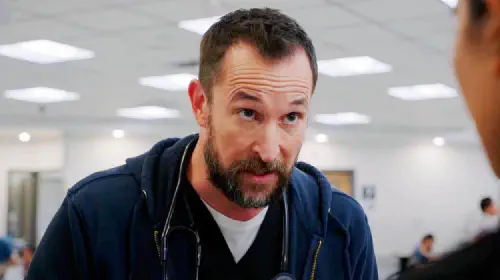 assets/noah-wyle-in-the-pitt.jpeg