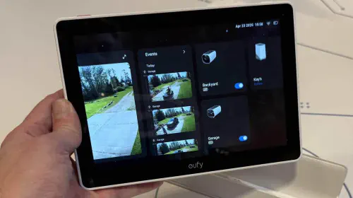 assets/Eufy-display-E10-detached-3.jpeg