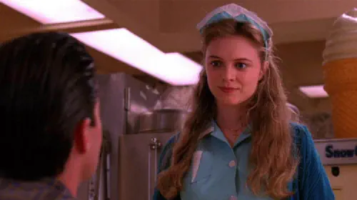 assets/170811-twin-peaks-heather-graham.jpeg