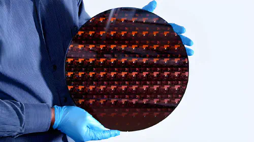 assets/2_nm_wafer_9b1b1f1e55-ibm-semiconductor_678x452_upscaled.jpeg