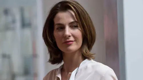 assets/ayelet-zurer-in-daredevil-1.jpeg