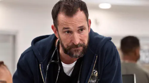 assets/noah-wyle-in-the-pitt.jpeg
