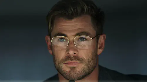 assets/chris-hemsworth-in-spiderhead-1.jpeg